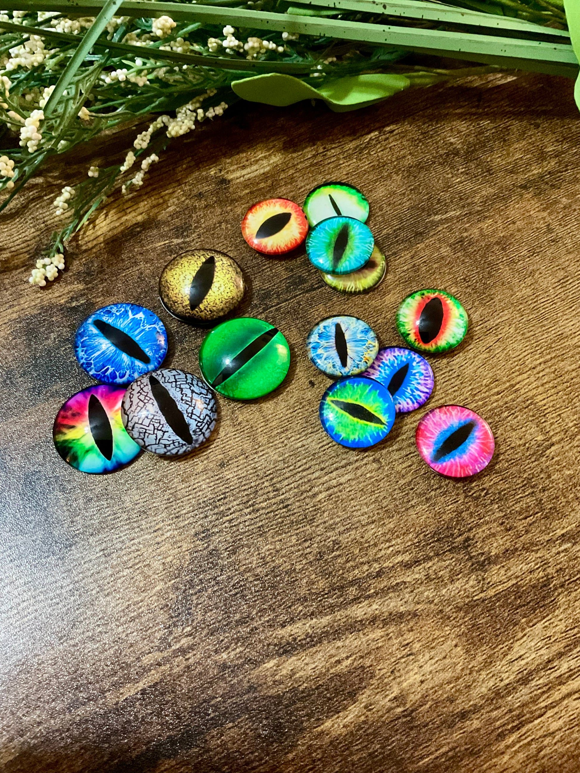 Cover Minder Magnets for Diamond Painting - Snake, Dragon, Cat, Wolf Eyes