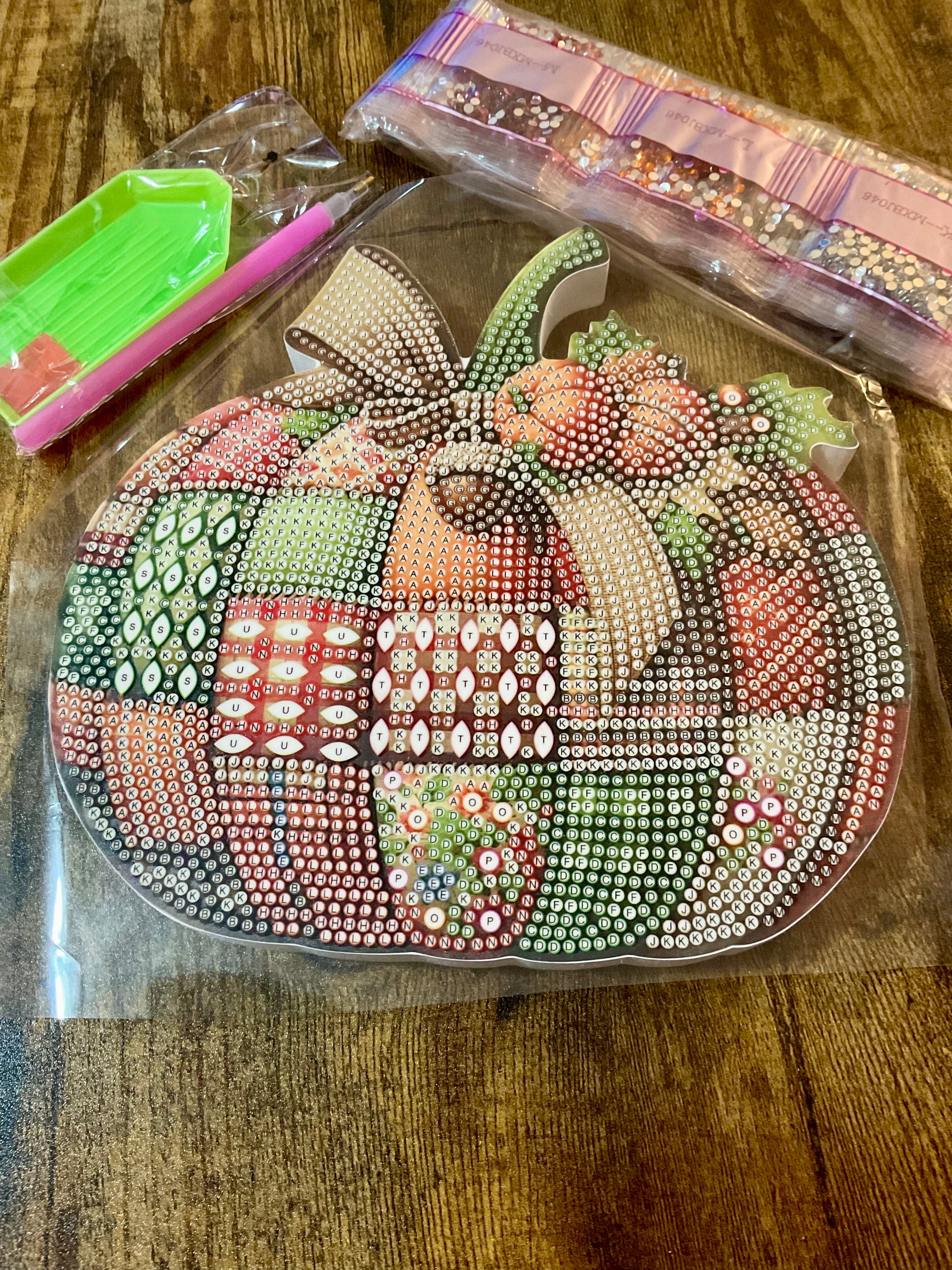 Plaid Patchwork Pumpkin Diamond Art Wooden Table Topper Kit